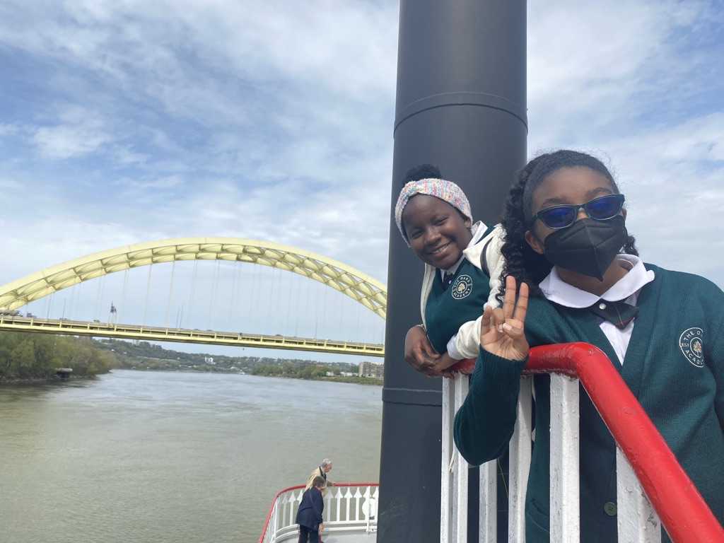 8th Grade Studnets on Cincinnati Riverboat Tour